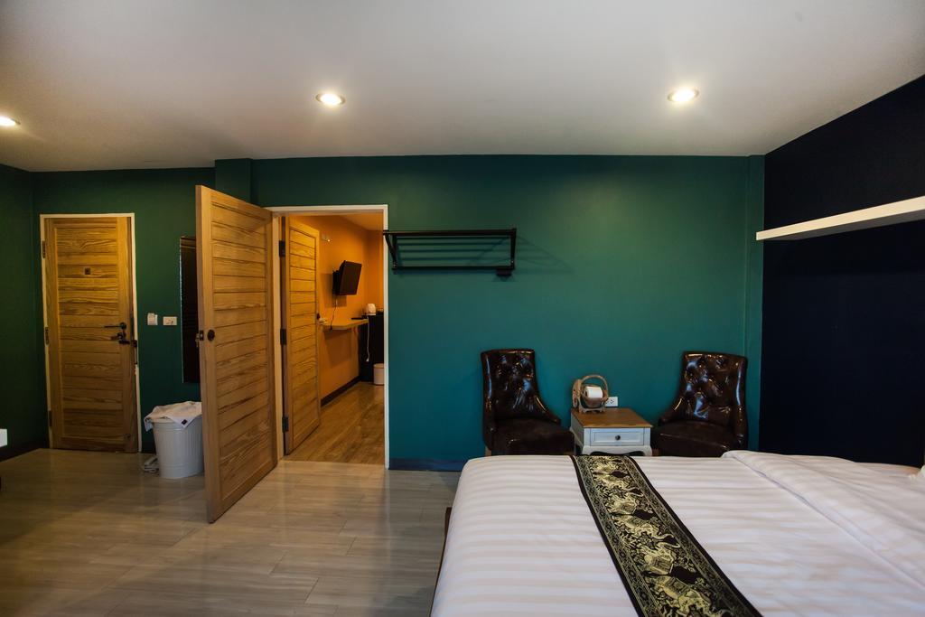 Phaphoom Boutique Residence Bangkok Room photo